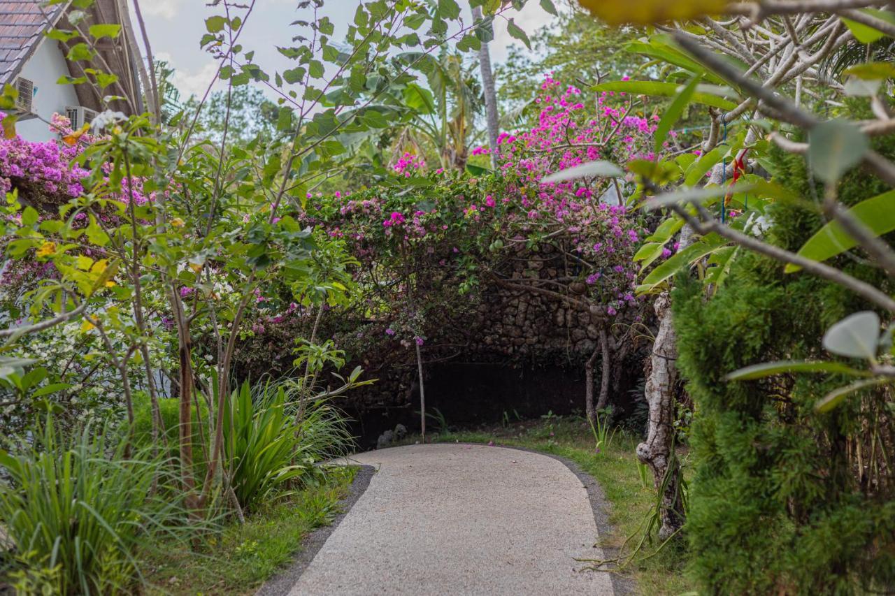 Villa Ume Tenang Nusa Penida Exterior photo